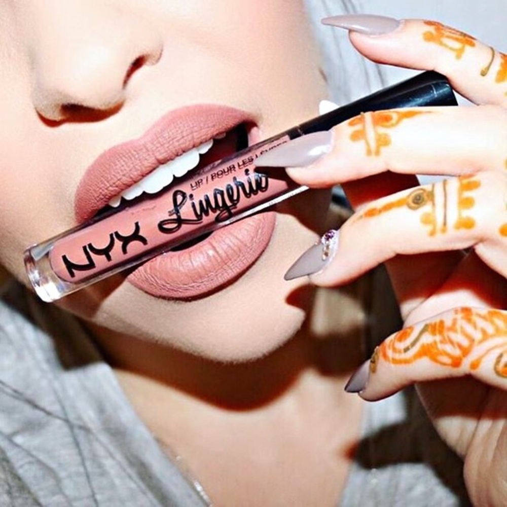 🔥NYX *LACE DETAIL* Liquid Lingerie Lip Cream🔥😍